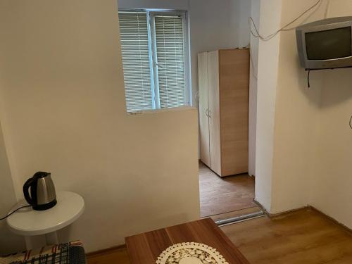 Orange House - image 12