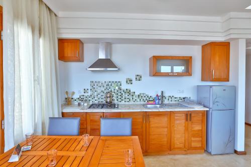 Two-Bedroom Duplex Apartment image 6