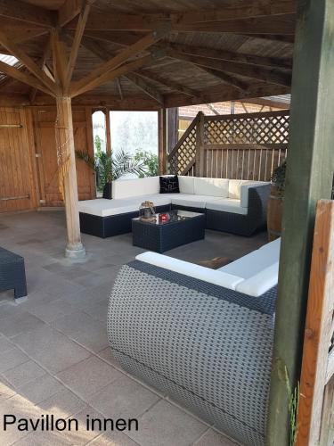 Erkély/terasz, Ferien Mecklenburgische Seenplatte, Urlaub auf dem Gutshof Bossow in Krakow am See