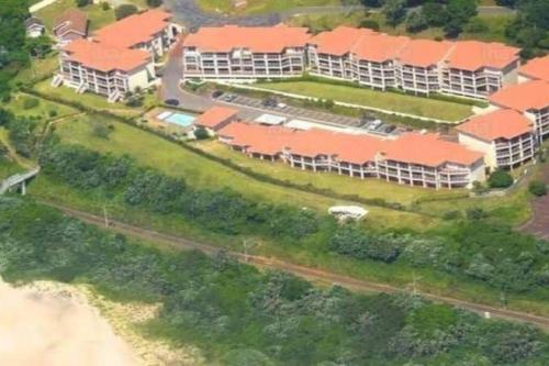 La Mer Stunning Beachfront Apartment