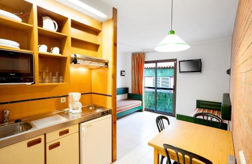 Family One-Bedroom Apartment room in Apartaments Rosanna