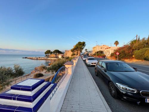  Una planta en Villa Angelita con vista al mar para seis personas tres dormitorios dos baños terraza cocina piscina in Altea