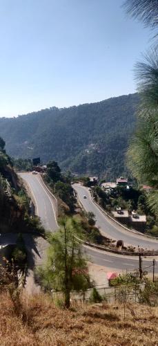 2BHK Furnished Apartment/Near Kasauli/Barog/Luv Fun & Adventure