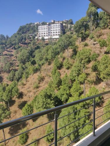 2BHK Furnished Apartment/Near Kasauli/Barog/Luv Fun & Adventure