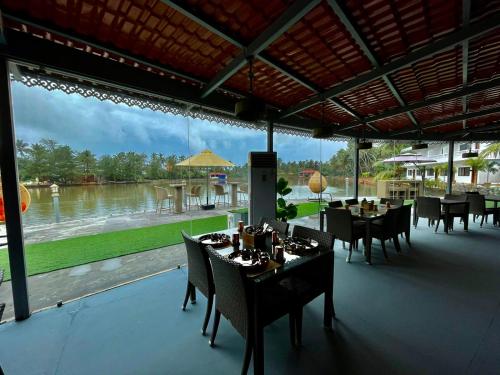 Restaurant, VEDA FIVE WELLNESS RETREAT AND SPA in Arambol