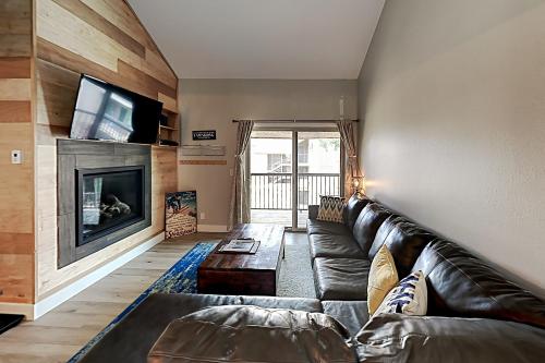 Top-Floor at Shadow Run - Pool Hot Tub & Locker condo - image 4