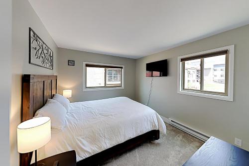 Top-Floor at Shadow Run - Pool Hot Tub & Locker condo - image 12