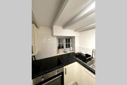 مطبخ, Cotswolds Cottage Ilmington with Wood Burning Stove & BBQ - pet friendly in إيلمينجتون