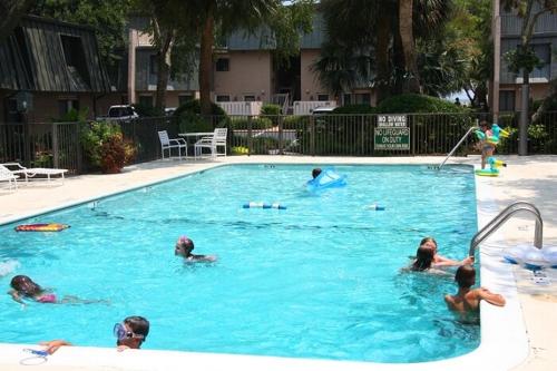 NEAR OCEAN VILLAS - Hilton Head's Best and Most Affordable Deluxe Villas Close to Beach - image 10