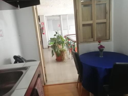 Escocie Quito Colonial - image 5