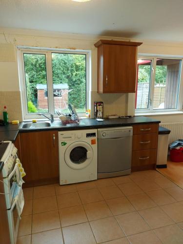 Spacious and Serene Stay near Milton Keynes centre