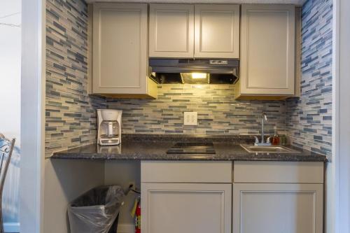 Condo 103 at Olde Gatlinburg Place - Downtown Gatlinburg - image 13