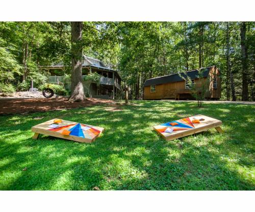 The Woodstock with Hot Tub and Grill - image 7