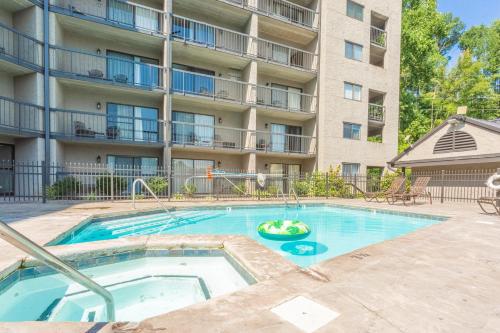 Condo 103 at Olde Gatlinburg Place - Downtown Gatlinburg - image 2