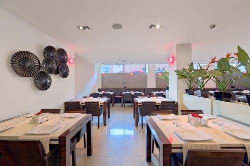 Hotel Cubix - image 5