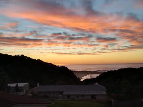 ทัศนียภาพ, 2 Bedroom Guest Suite at A-frame Glengariff Beach in อมาโตลา โคสตัล