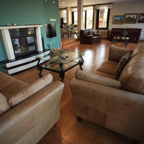 Outstanding Villa with Private Pool and View near Lake Sapanca