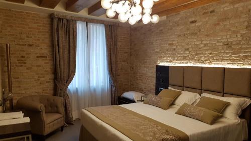 Hotel Aquarius Venice - Ascend Collection Room Type - Deluxe King Room