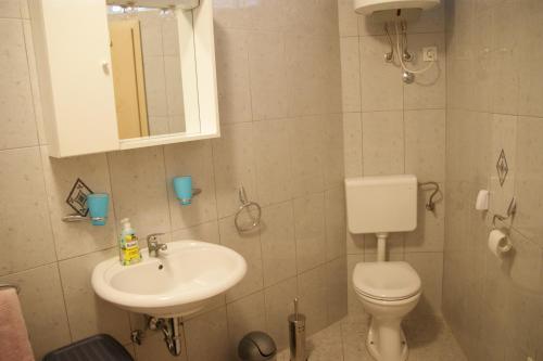 ห้องน้ำ, APARTMAN ADRIATIC in พูลา