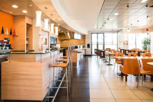 Ibis Como - main image