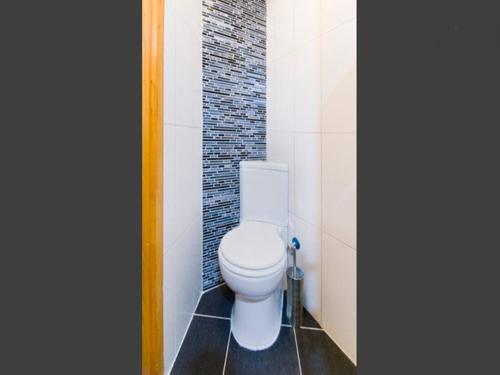 Central Budapest Apartment - image 14
