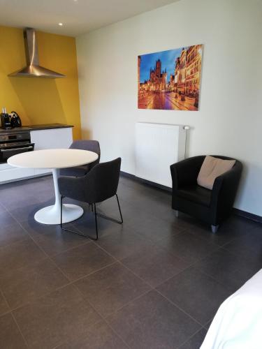 B&B Martijn Dewulf Ghent - image 3