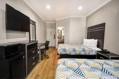 Motel 6 Humble TX - Houston International Airport - main image