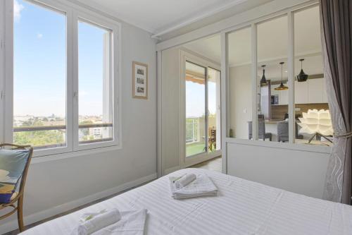 Bright flat with terrace and incredible view in Biarritz - Welkeys