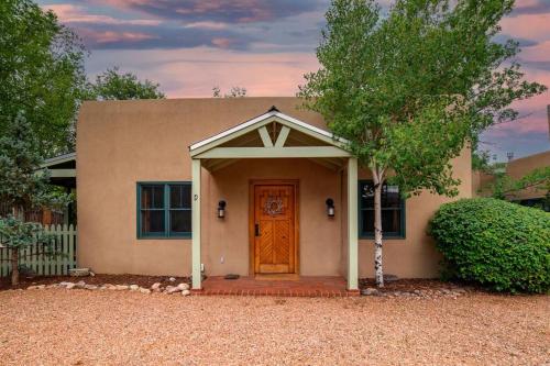 Casa Buena Suerte- Near Plaza- Quiet- Patio- 2 BR in Santa Fe, USA