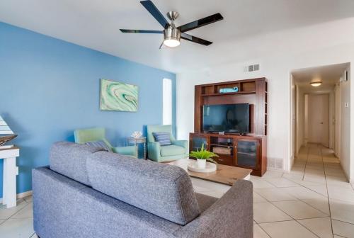 Manhattan Shores 3 Apts - image 10