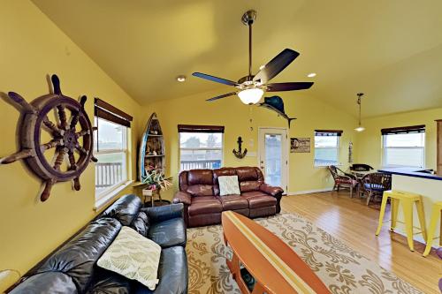 The Cuckoo's Nest - Outdoor Living & Private Pool home - image 2