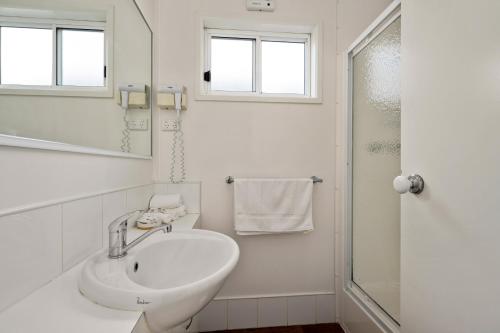3 bedrooms, 5 beds