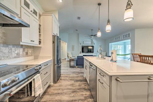 Modern Home on Rainbow River with Private Kayak Dock in Dunnellon, USA