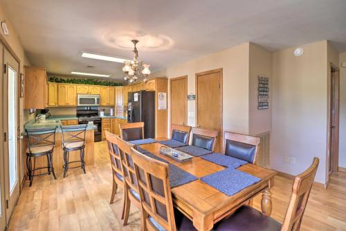 Quaint Greers Ferry Home with Screened Porch! - image 4