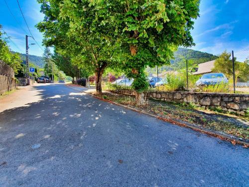 Idéalement situé, spacieux et agréable, parking gratuit et classé 3 étoiles (Idealement situe, spacieux et agreable, parking gratuit et classe 3 etoiles) in 芒德