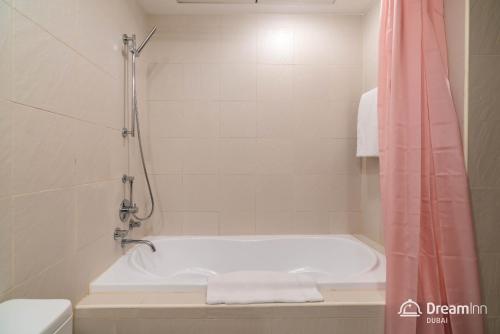 Dream Inn Apartments - Standpoint Tower - image 8
