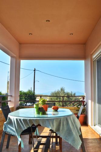 Fully renovated apartment-ανακαινισμένο διαμέρισμα in Paradisi