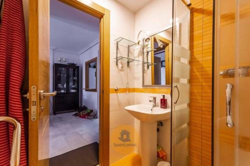 Apartamento con amplia terraza en Fuengirola