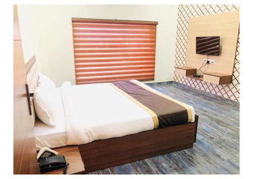 HOTEL BACKHOUSE & RESTAURANT