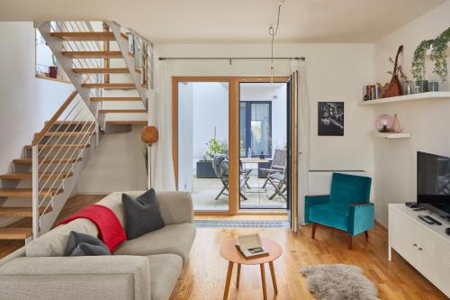 Spacious Loft in Žižkov by Prague Days