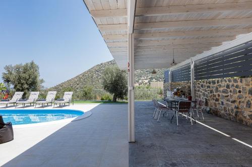 Family Friendly Basilicata Attali villa Private Pool,Children area