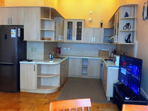 CITY CENTRE ONE BEDROOM APARTMENT