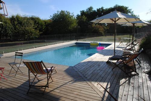 泳池, Suite au château - Domaine de la Gavolerie (Suite au chateau - Domaine de la Gavolerie) in 聖加來