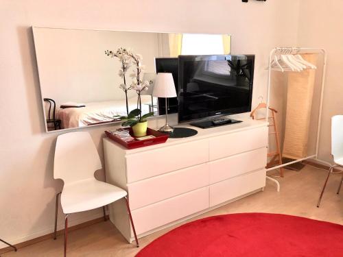 Albertinkatu 10 Scandinavian Home - image 14
