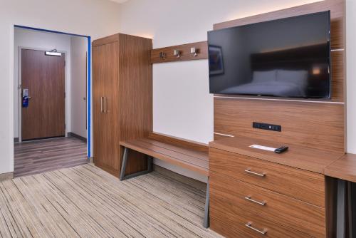 Two-Bedroom Suite - Hearing Accessible