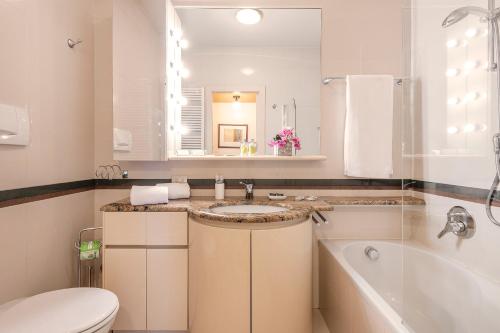 Milan Royal Suites - Centro Duomo - image 2