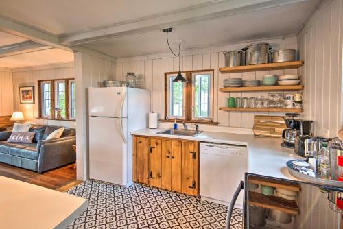 Charming Pine Point Cottage - 2 Blocks to Ocean!
