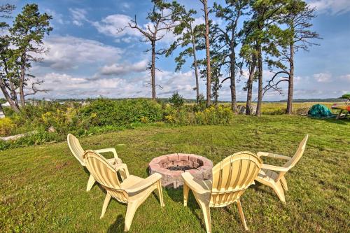 Charming Pine Point Cottage - 2 Blocks to Ocean!