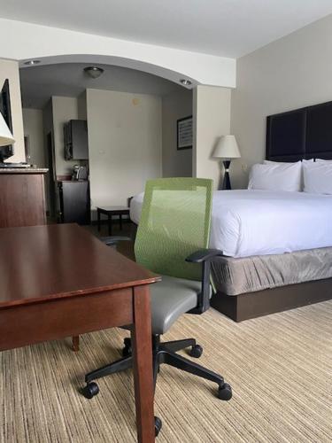 Foto - Holiday Inn Express Hotel & Suites Hinesville, an IHG Hotel