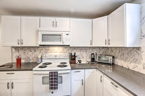 Modern Wheat Ridge Home Less Than 5 Mi to Denver! in Wheat Ridge, USA